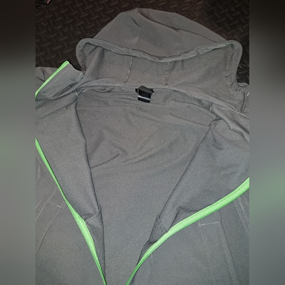 The North Face light weight jacket - Picture 11 of 14